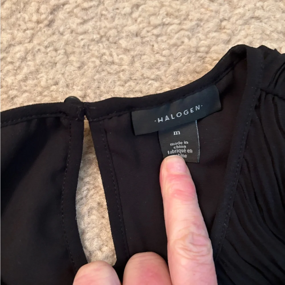 Halogen sleeveless flowy top, size M - Picture 2 of 6
